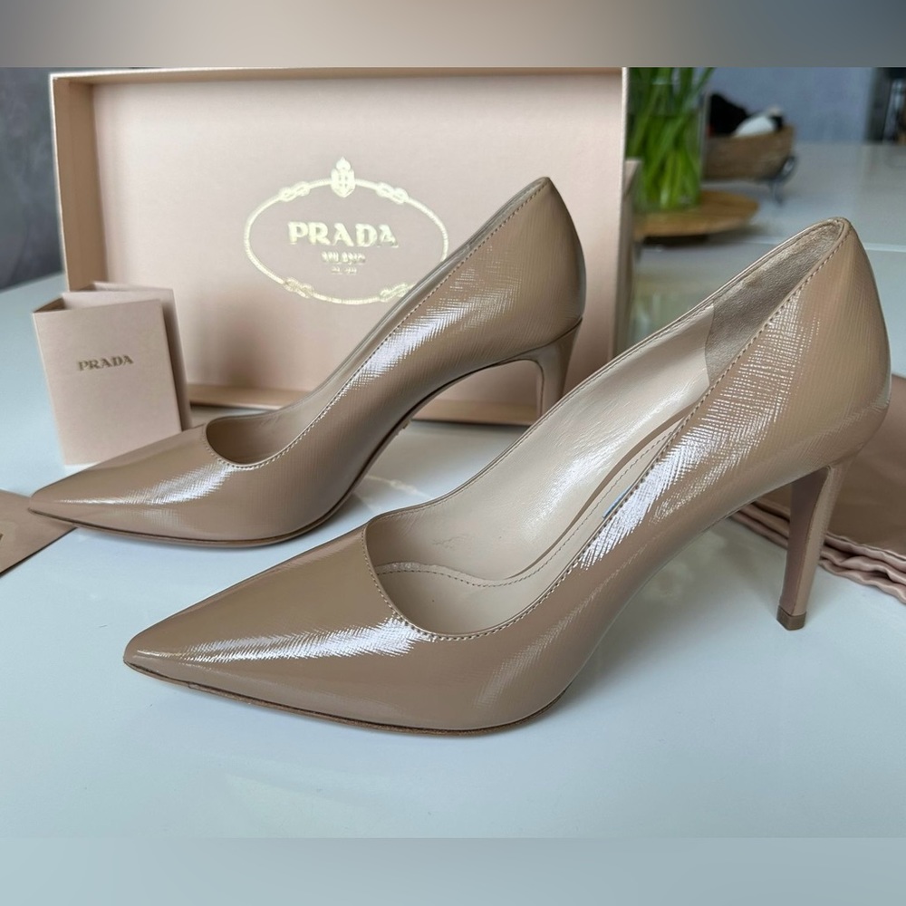 PRADA Calzature Donna Vernice St. Saffiano Cammeo Pump Heels - Picture 6 of 13